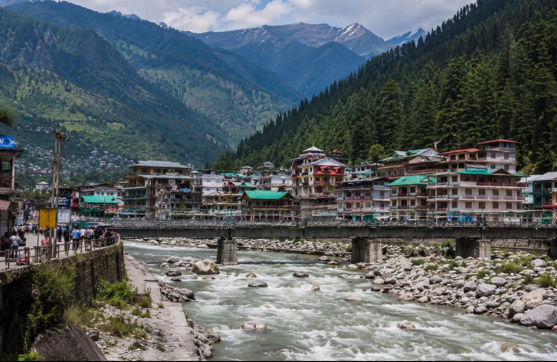 Mountain town and river landscape representing the Türkiye Bursları Scholarship 2026 selection and study journey in Türkiye